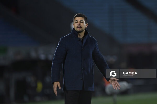 Cristian Chambian, director técnico de Racing, Liga AUF Uruguaya. Estadio Centenario.