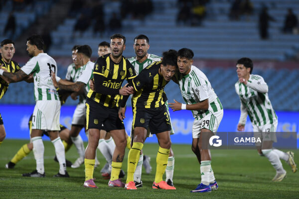 Mauricio Lemos, de Peñarol, Liga AUF Uruguaya. Estadio Centenario.