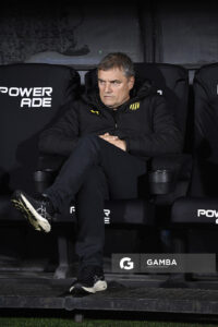 Diego Aguirre, director técnico de Peñarol, Liga AUF Uruguaya. Estadio Centenario.