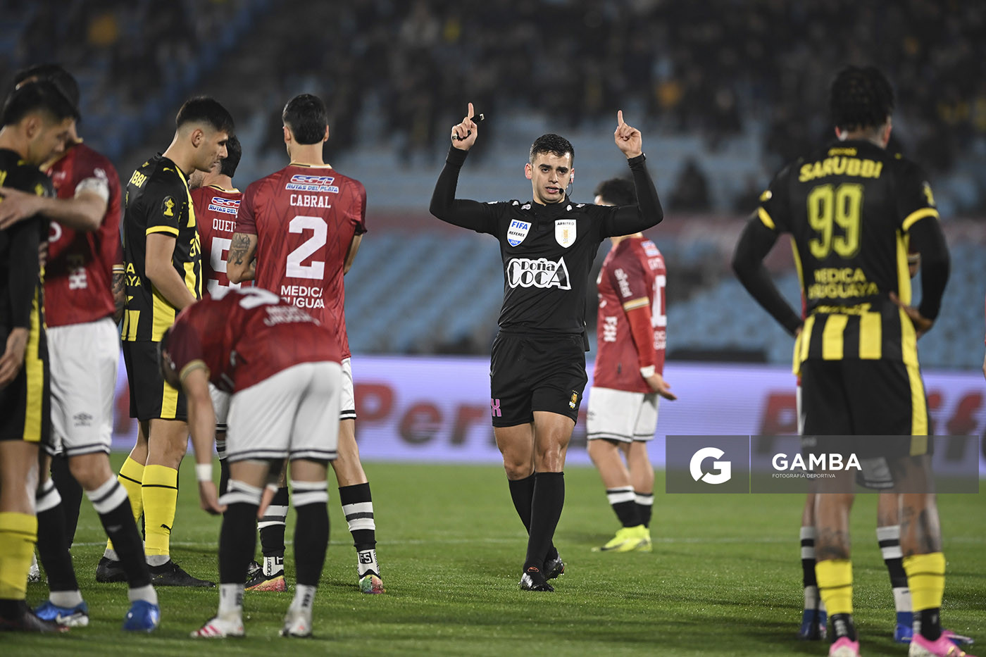 Mathías de Armas, árbitro central, Liga Auf Uruguaya. Estadio Centenario.