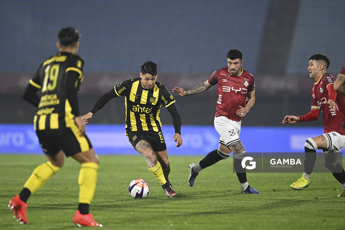 Roberto Fernández, de Peñarol, Liga Auf Uruguaya. Estadio Centenario.