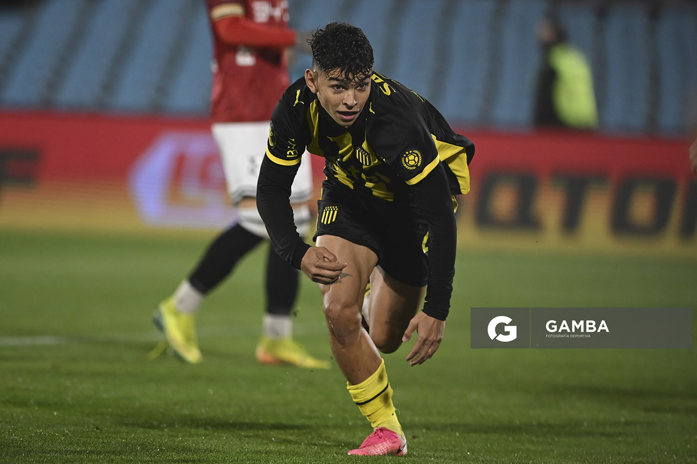 Thiago Espinosa, de Peñarol, Liga Auf Uruguaya. Estadio Centenario.