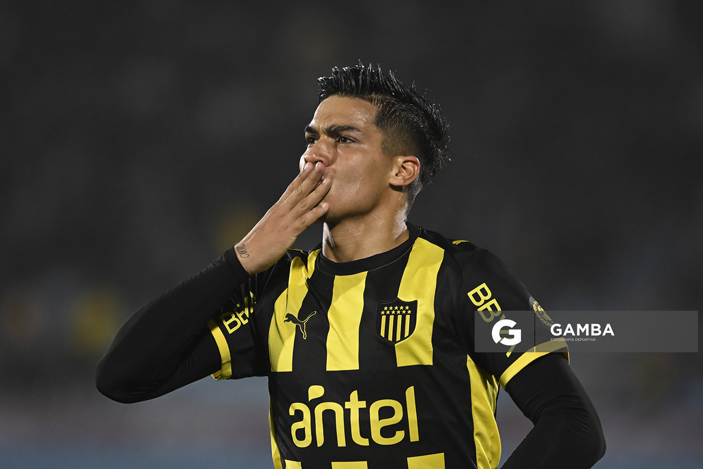 Matías Arezo, de Peñarol, Liga Auf Uruguaya. Estadio Centenario.