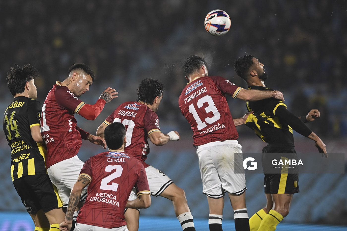 Fabricio Formiliano, de Wanderers, Liga Auf Uruguaya. Estadio Centenario.