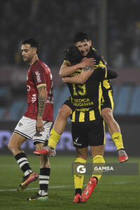 Leonel Jaime, de Peñarol, Liga Auf Uruguaya. Estadio Centenario.