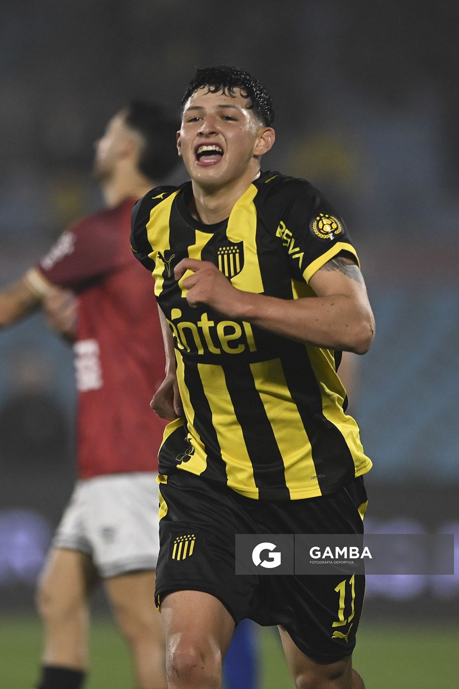 Leonel Jaime, de Peñarol, Liga Auf Uruguaya. Estadio Centenario.