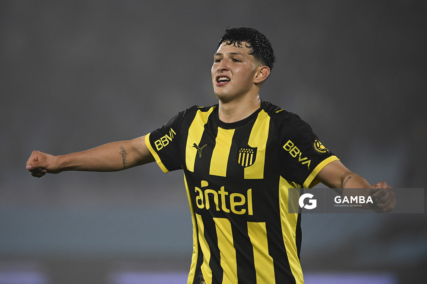 Leonel Jaime, de Peñarol, Liga Auf Uruguaya. Estadio Centenario.