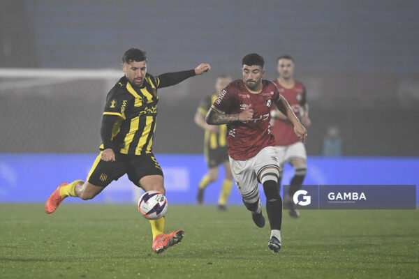Eric Remedi, de Peñarol, Liga Auf Uruguaya. Estadio Centenario.