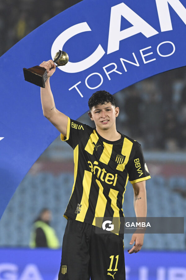Leonel Jaime, de Peñarol, Liga Auf Uruguaya. Estadio Centenario.