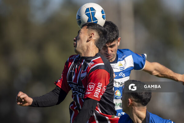 Fredi Cabrera, de Sportivo Barracas. Pablo Polenta, de Libertad. 22ª Copa Nacional de Clubes.