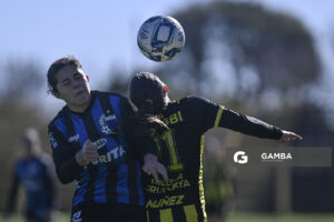 Francesca Ferrari, de Liverpool, Campeonato Uruguayo Femenino. Estadio José Pedro Damiani.