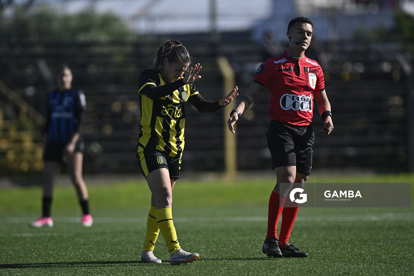 Stefany Suárez, de Peñarol, Campeonato Uruguayo Femenino. Estadio José Pedro Damiani.