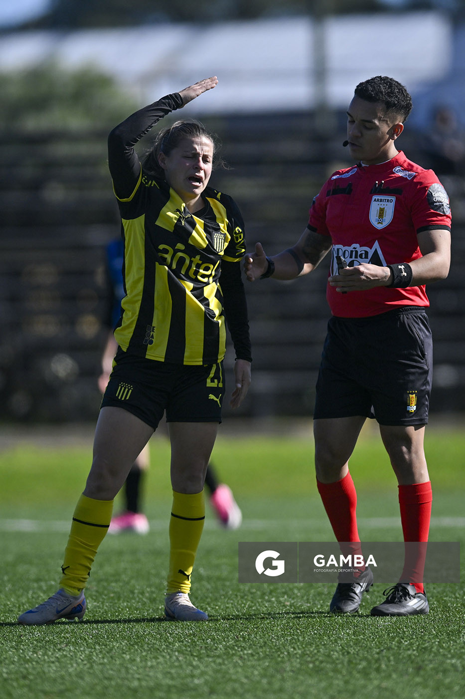 Stefany Suárez, de Peñarol, Campeonato Uruguayo Femenino. Estadio José Pedro Damiani.