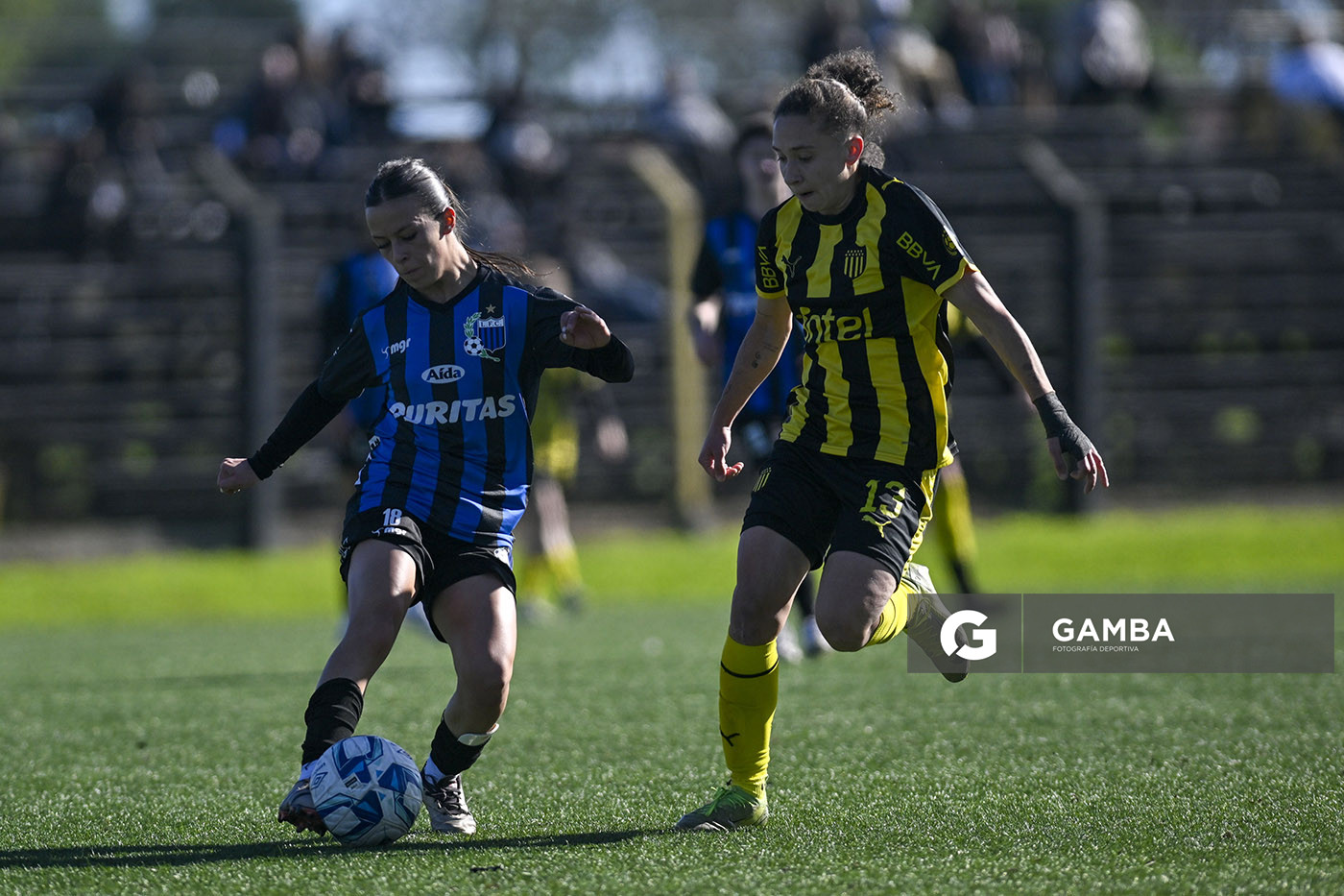 Avril Biabaschi, de Liverpool, Campeonato Uruguayo Femenino. Estadio José Pedro Damiani.