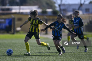 Micaela Domínguez, de Peñarol, Campeonato Uruguayo Femenino. Estadio José Pedro Damiani.