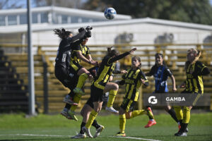 Verónica Ribeiro, golera de Liverpool, Campeonato Uruguayo Femenino. Estadio José Pedro Damiani.