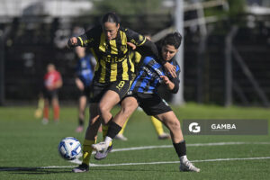 Tatiana Magallanes, de Peñarol, Campeonato Uruguayo Femenino. Estadio José Pedro Damiani.
