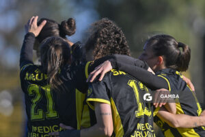 Micaela Domínguez, de Peñarol, Campeonato Uruguayo Femenino. Estadio José Pedro Damiani.