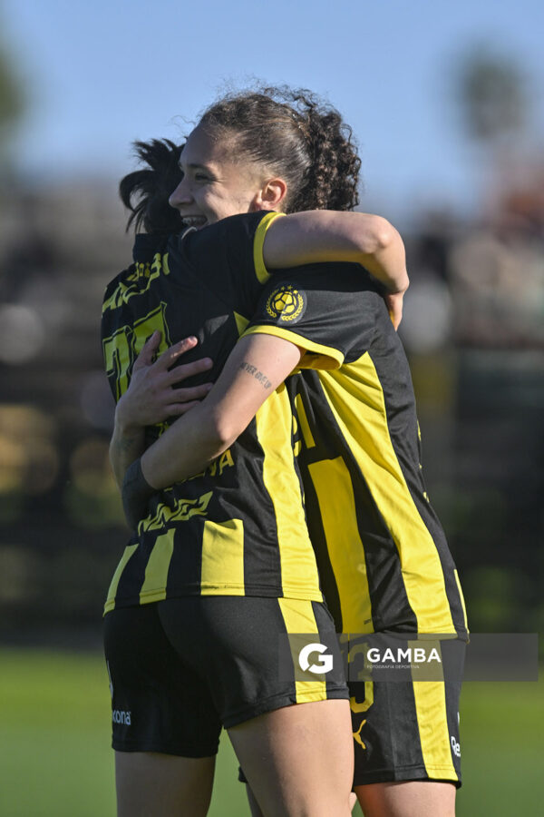 Micaela Domínguez, de Peñarol, Campeonato Uruguayo Femenino. Estadio José Pedro Damiani.