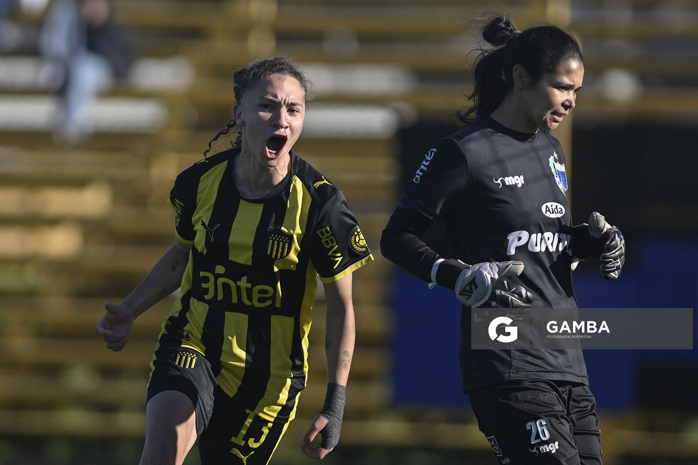 Micaela Domínguez, de Peñarol, Campeonato Uruguayo Femenino. Estadio José Pedro Damiani.
