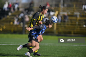 Tatiana Magallanes, de Peñarol, Campeonato Uruguayo Femenino. Estadio José Pedro Damiani.