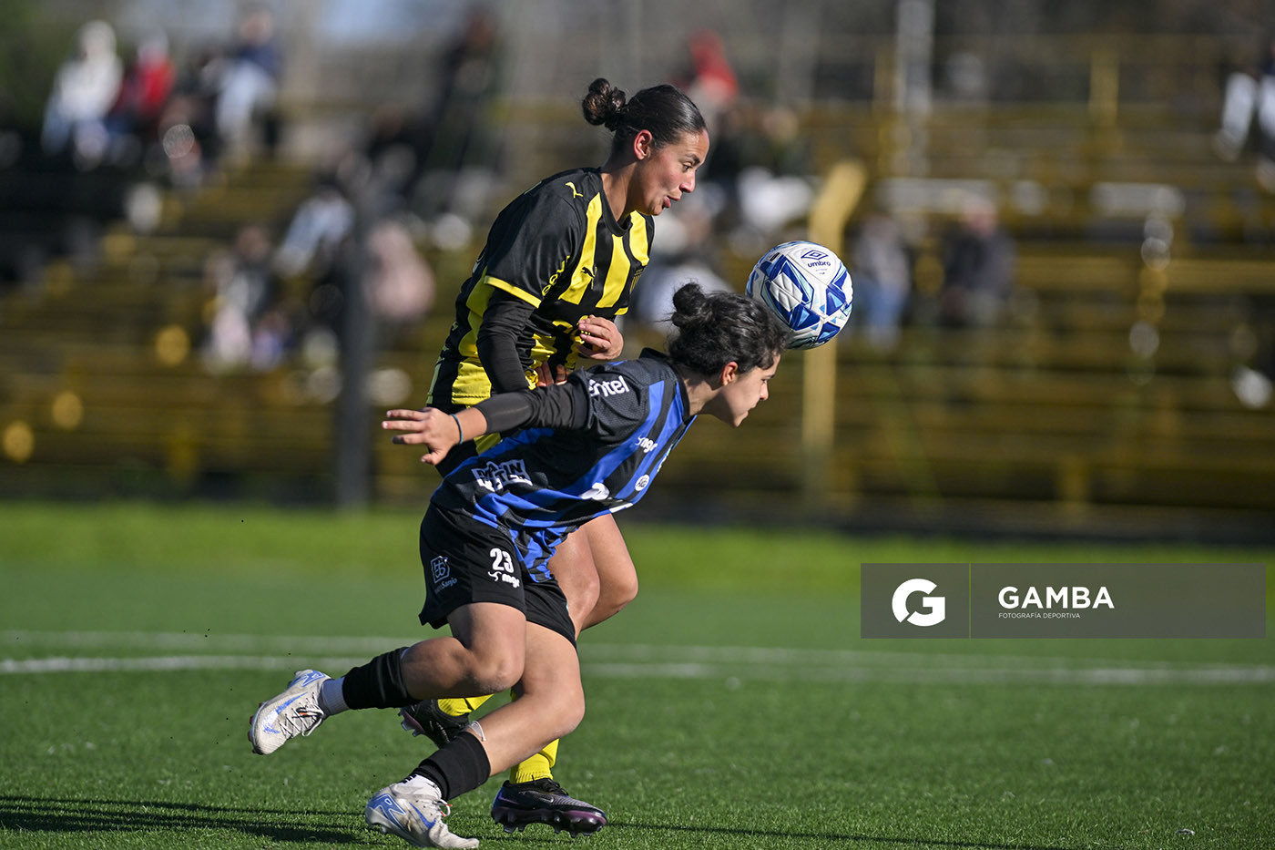 Tatiana Magallanes, de Peñarol, Campeonato Uruguayo Femenino. Estadio José Pedro Damiani.
