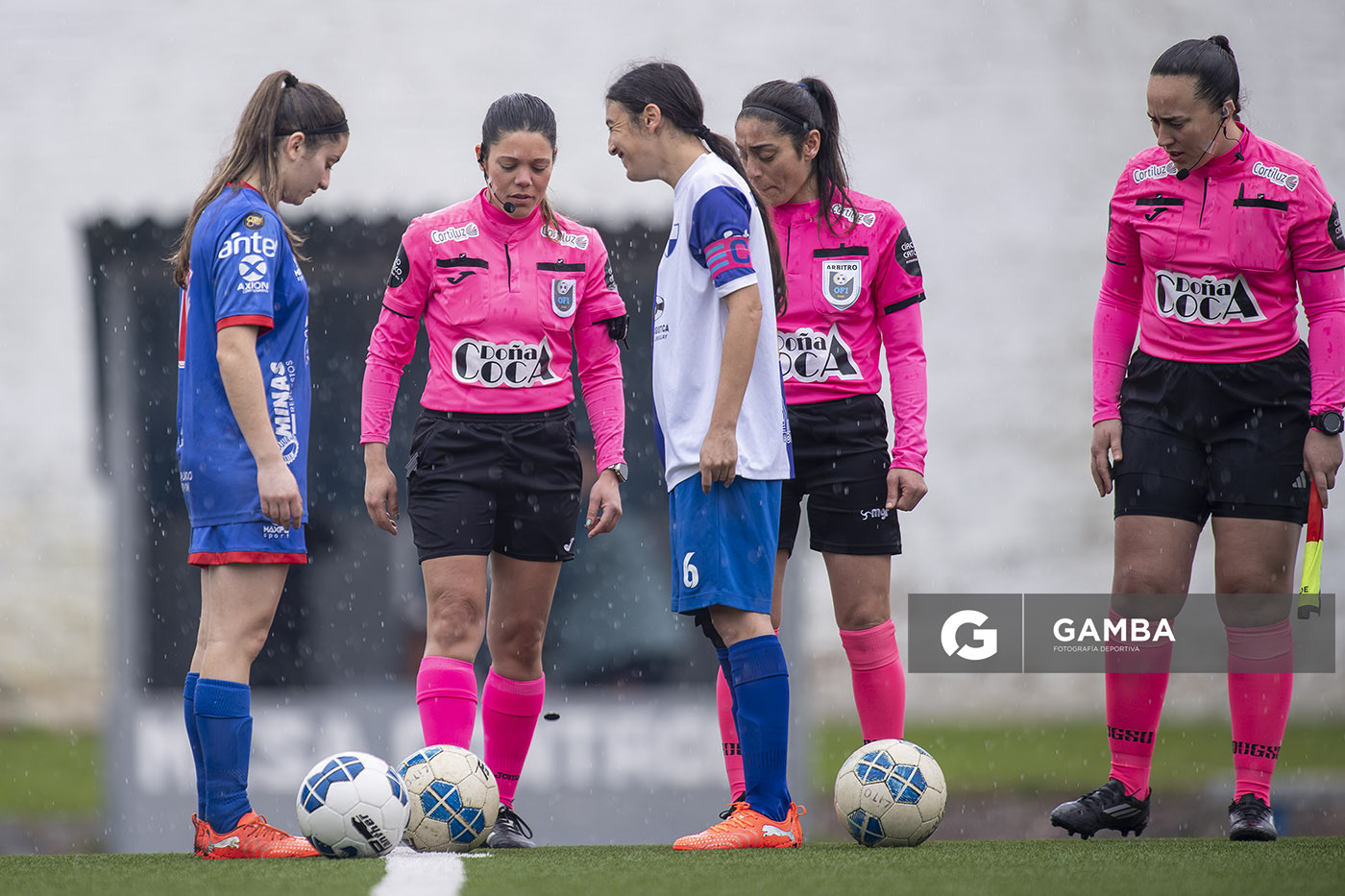 Shannon Rodríguez, árbitra central, Campeonato Minuano Femenino. Estadio Juan Antonio Lavalleja.