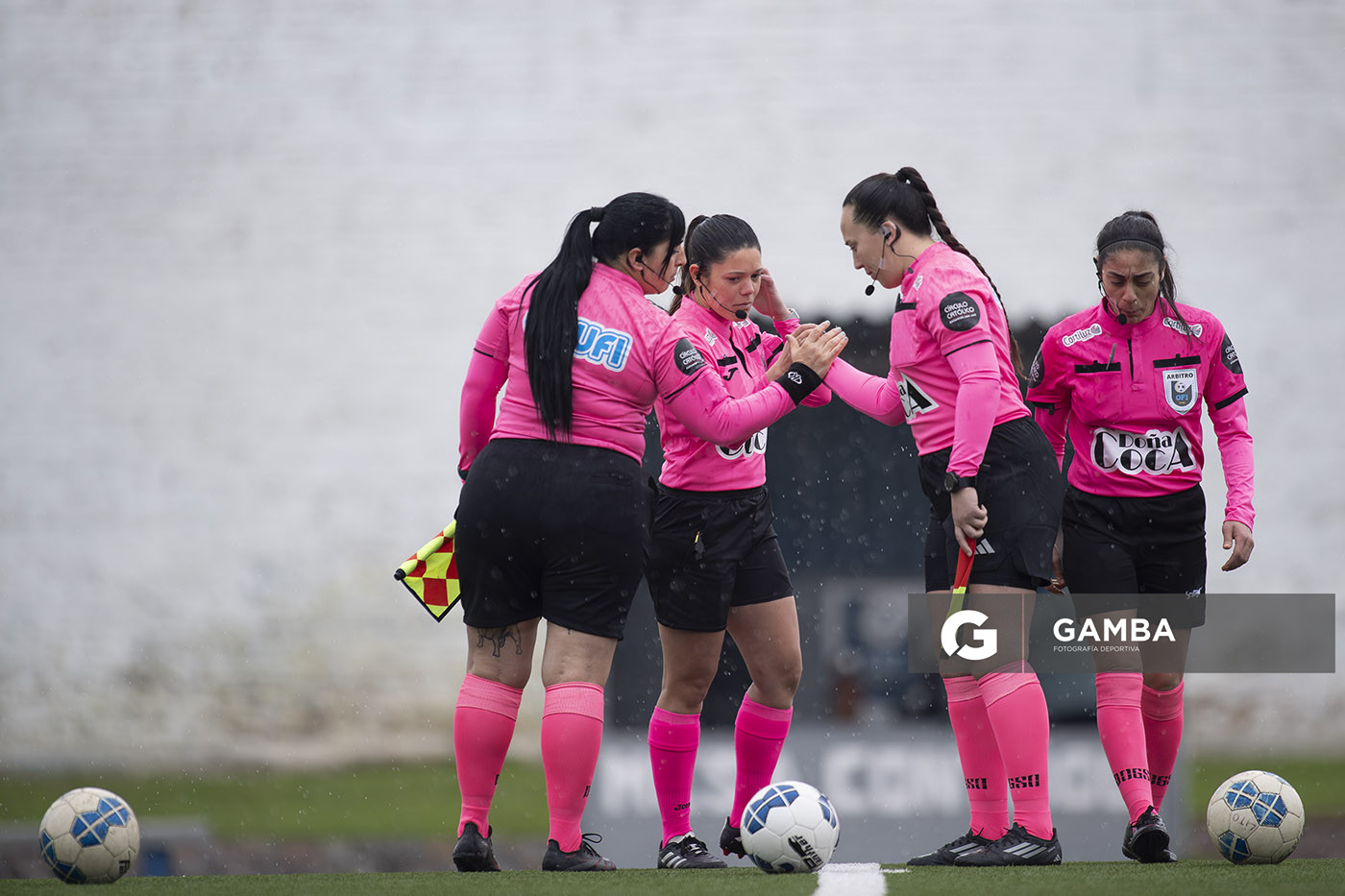 Shannon Rodríguez, árbitra central, Campeonato Minuano Femenino. Estadio Juan Antonio Lavalleja.