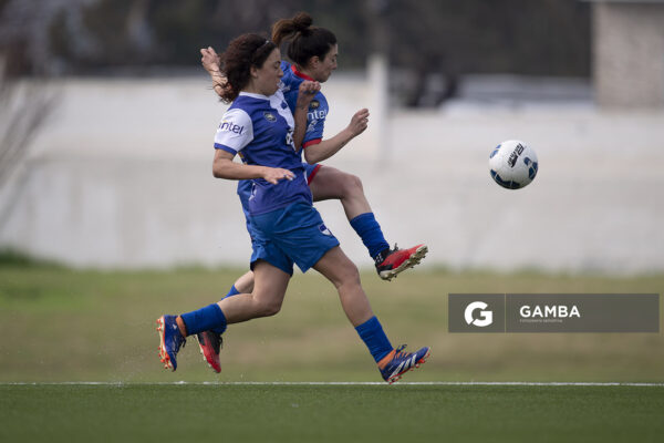 Yesika Guadalupe, de Granjeros. Natalia Píriz, de Lito. Campeonato Minuano Femenino. Estadio Juan Antonio Lavalleja.