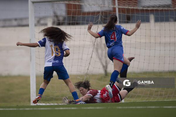 Lucía Rodríguez, golera de Lito, Campeonato Minuano Femenino. Estadio Juan Antonio Lavalleja.
