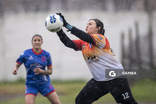 Mía Rodríguez, golera de Granjeros, Campeonato Minuano Femenino. Estadio Juan Antonio Lavalleja.