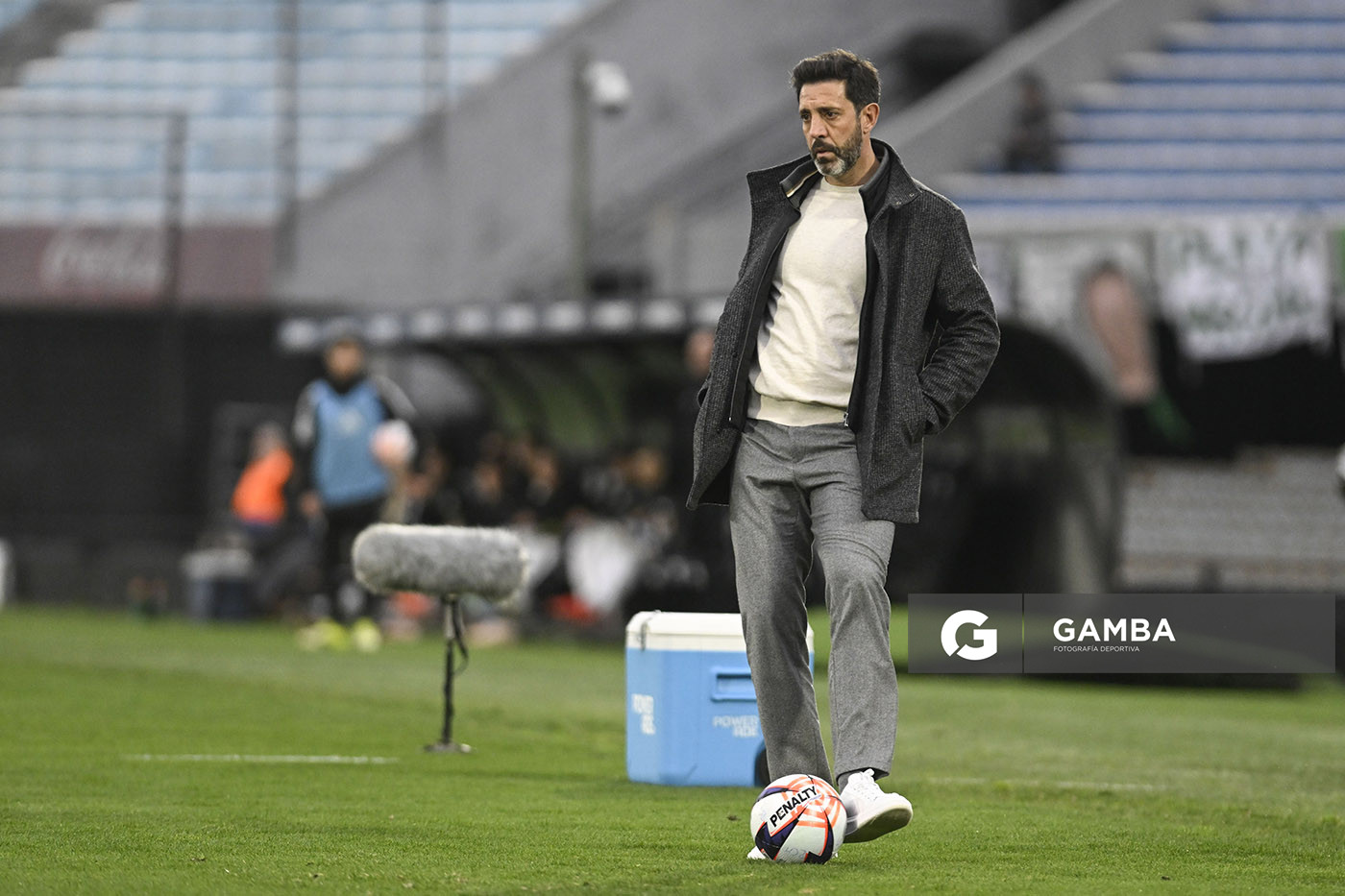Jorge Bava, director técnico de Nacional, Liga AUF Uruguaya. Estadio Centenario.