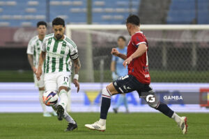Martín Ferreira, de Racing, Liga AUF Uruguaya. Estadio Centenario.