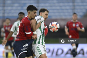 Tomás Habib, de Racing, Liga AUF Uruguaya. Estadio Centenario.
