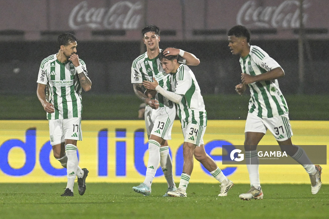 Felipe Álvarez, de Racing, Liga AUF Uruguaya. Estadio Centenario.