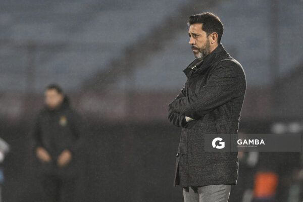 Jorge Bava, director técnico de Nacional, Liga AUF Uruguaya. Estadio Centenario.