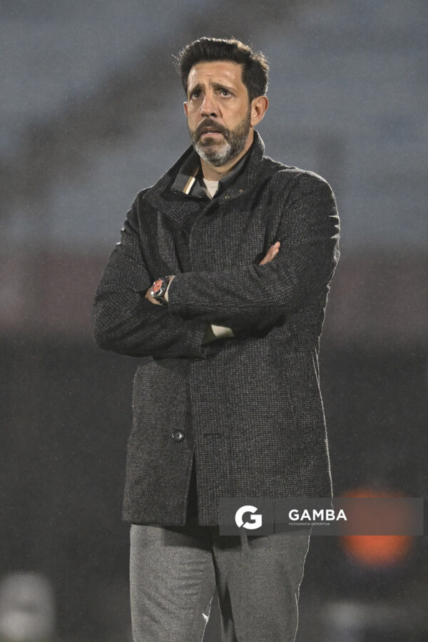 Jorge Bava, director técnico de Nacional, Liga AUF Uruguaya. Estadio Centenario.