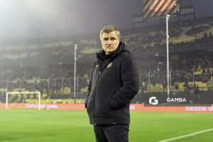 Diego Aguirre, director técnico de Peñarol, Liga AUF Uruguaya. Estadio Campeón del Siglo.