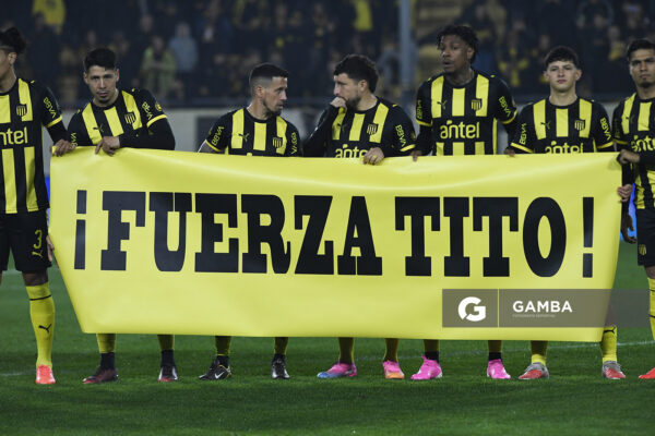 Mensaje para Juan Enrique «Tito» Viera, utilero de Peñarol. Liga AUF Uruguaya. Estadio Campeón del Siglo.