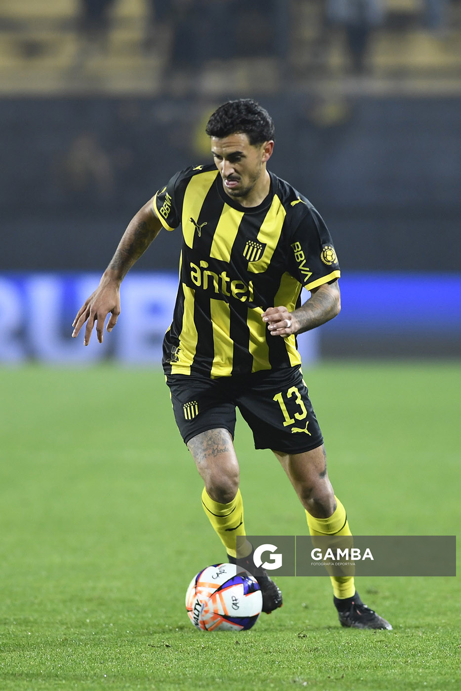 Eduardo Darias, de Peñarol, Liga AUF Uruguaya. Estadio Campeón del Siglo.