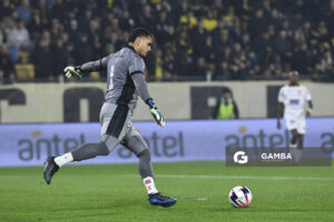 Emiliano Márquez, golero de Central Español, Liga AUF Uruguaya. Estadio Campeón del Siglo.