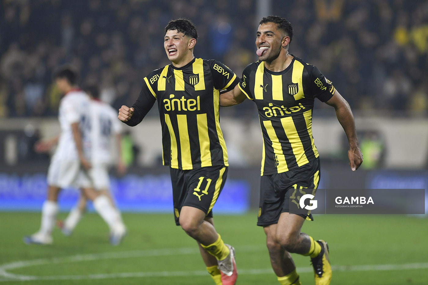 Maximiliano Olivera, de Peñarol, Liga AUF Uruguaya. Estadio Campeón del Siglo.