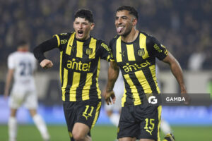 Maximiliano Olivera, de Peñarol, Liga AUF Uruguaya. Estadio Campeón del Siglo.