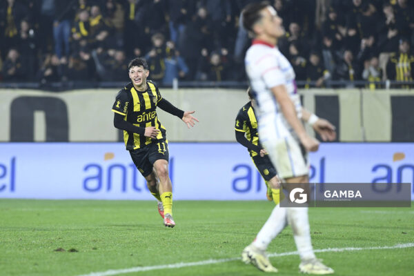Cristian Leonel Jaime, de Peñarol, Liga AUF Uruguaya. Estadio Campeón del Siglo.