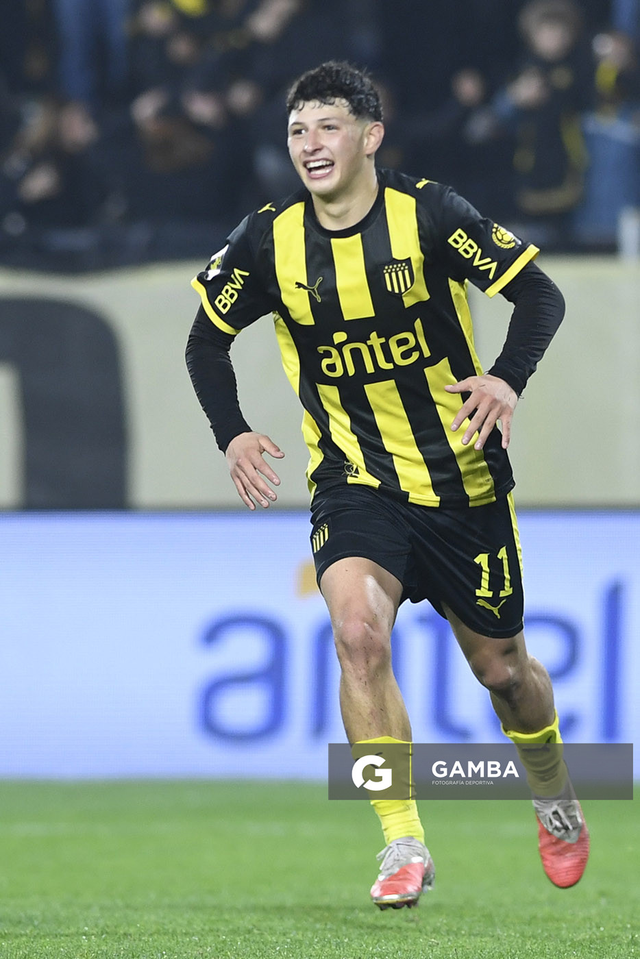 Cristian Leonel Jaime, de Peñarol, Liga AUF Uruguaya. Estadio Campeón del Siglo.