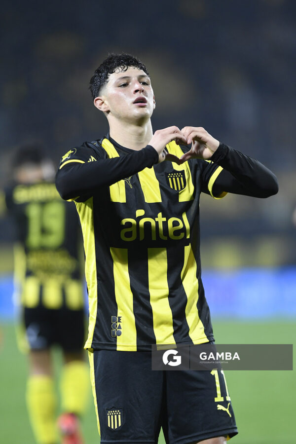 Cristian Leonel Jaime, de Peñarol, Liga AUF Uruguaya. Estadio Campeón del Siglo.