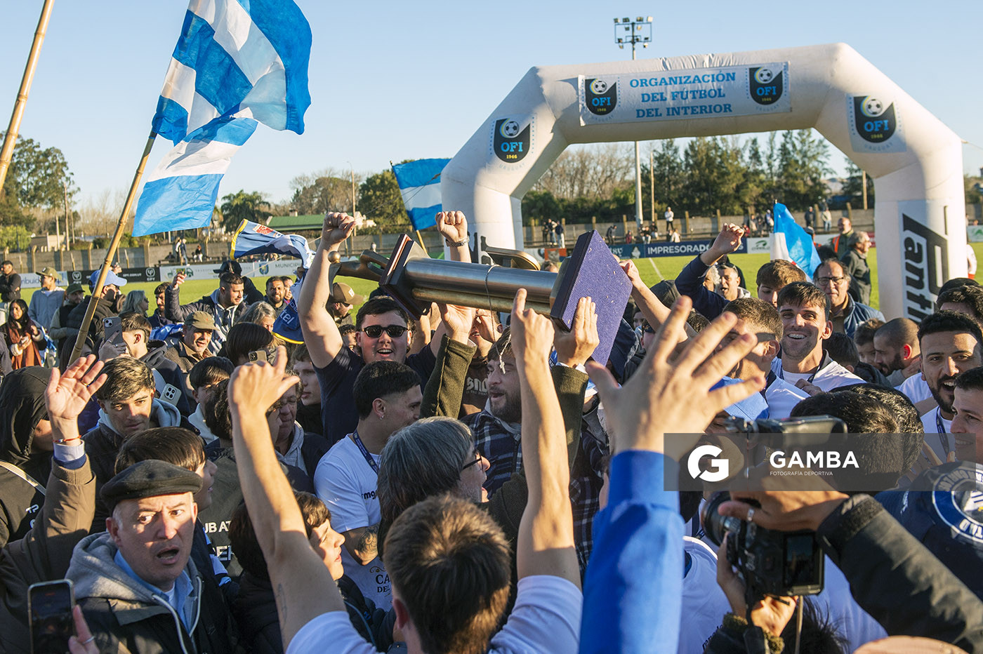 Gerardo Cano, director técnico. Libertad(San Carlos) Campeón. 22ª Copa Nacional de Clubes.