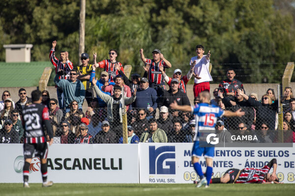 Hinchas de Sportivo Barracas. 22ª Copa Nacional de Clubes.
