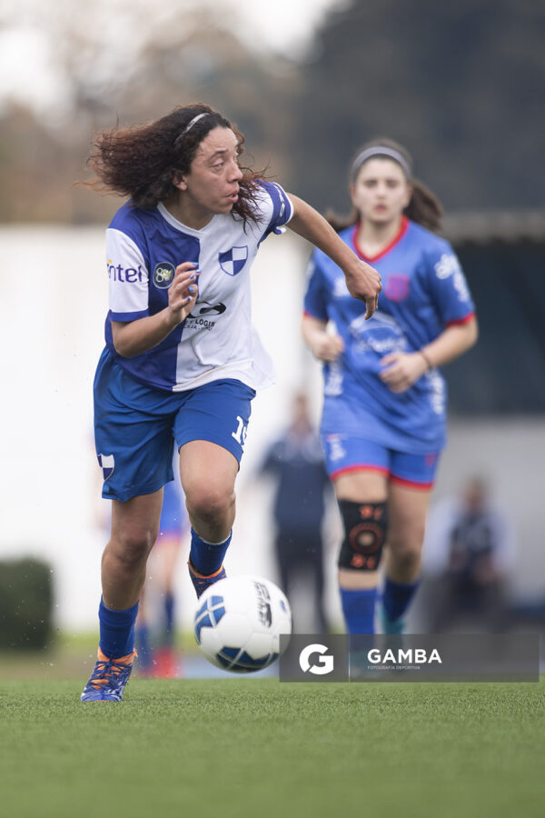 Yesika Guadalupe, de Granjeros, Campeonato Minuano Femenino. Estadio Juan Antonio Lavalleja.
