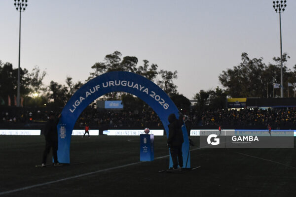 Partido Suspendido. Liga AUF Uruguaya. Estadio Charrúa.